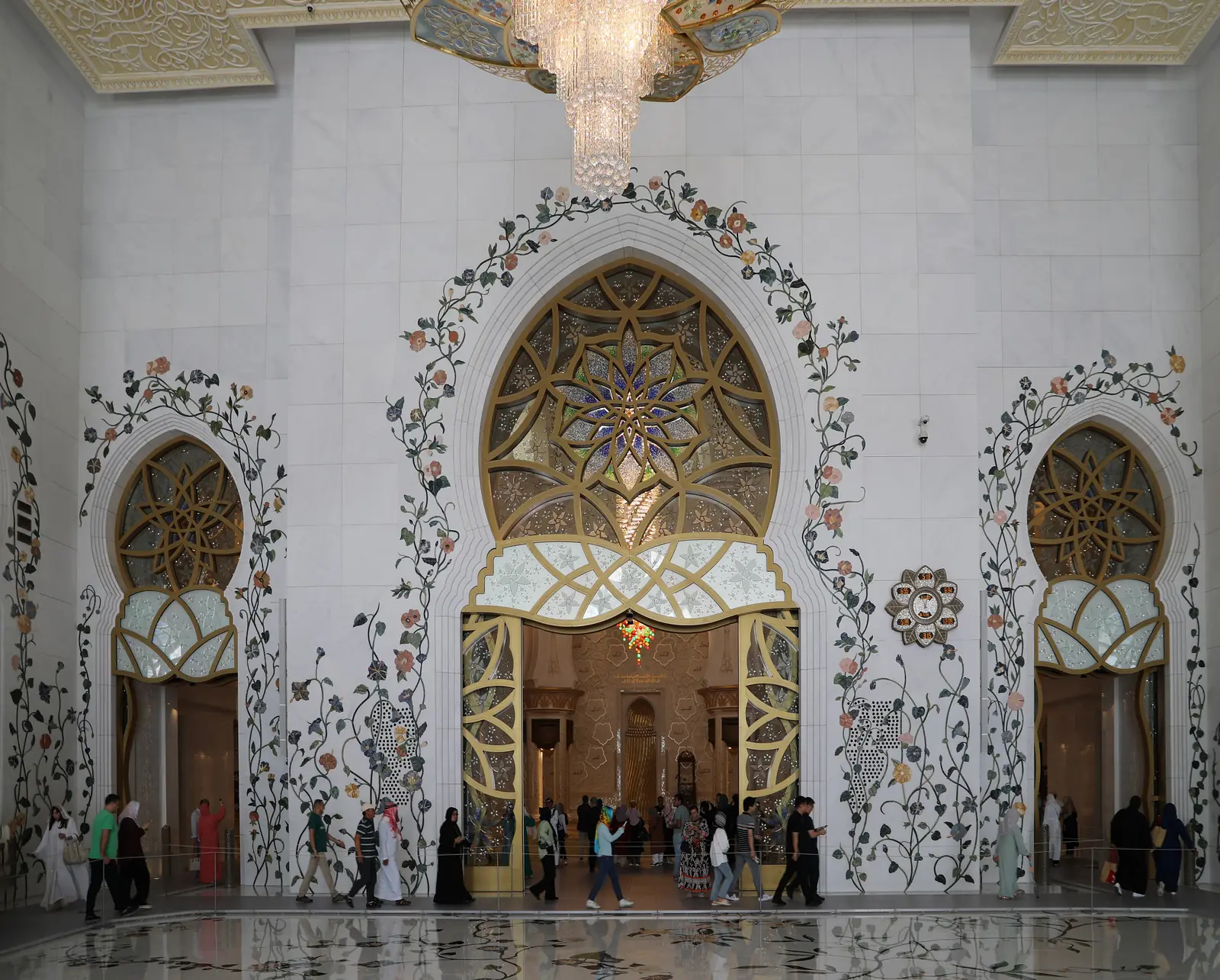The prayer-hall atrium of the Sheikh Zayed Grand Mosque, Abu Dhabi