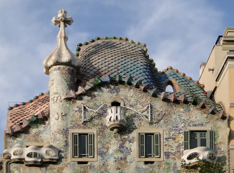 The rippling façade of Gaudí's Casa Batlló on Passeig de Gràcia