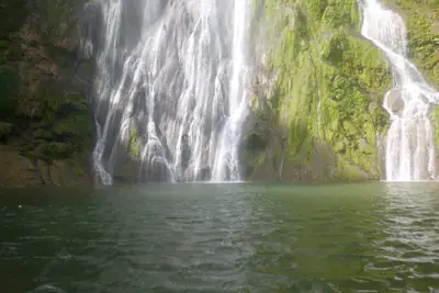 A natural pool beneath waterfalls on the Boca da Onça trail