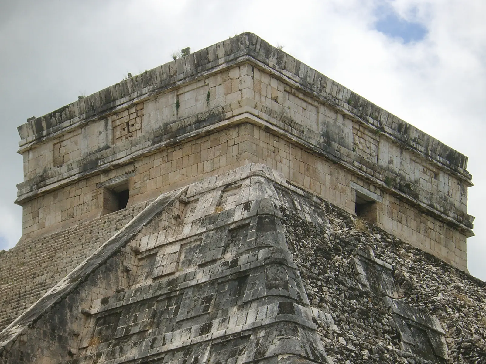 El Castillo pyramid at Chichén Itzá