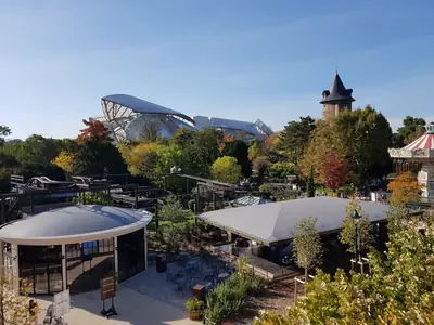 The glass sails of the Fondation Louis Vuitton, Paris