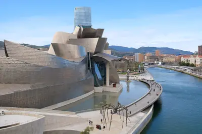 The Guggenheim Museum Bilbao beside the Nervión river