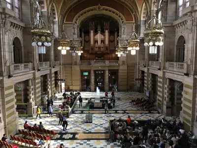 The Centre Hall and organ of Kelvingrove Art Gallery and Museum