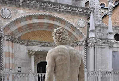 A statue in the courtyard of the Doge's Palace