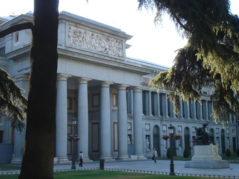 The Velázquez entrance façade of the Prado's Villanueva Building