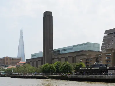 Tate Modern in the former Bankside Power Station on the Thames