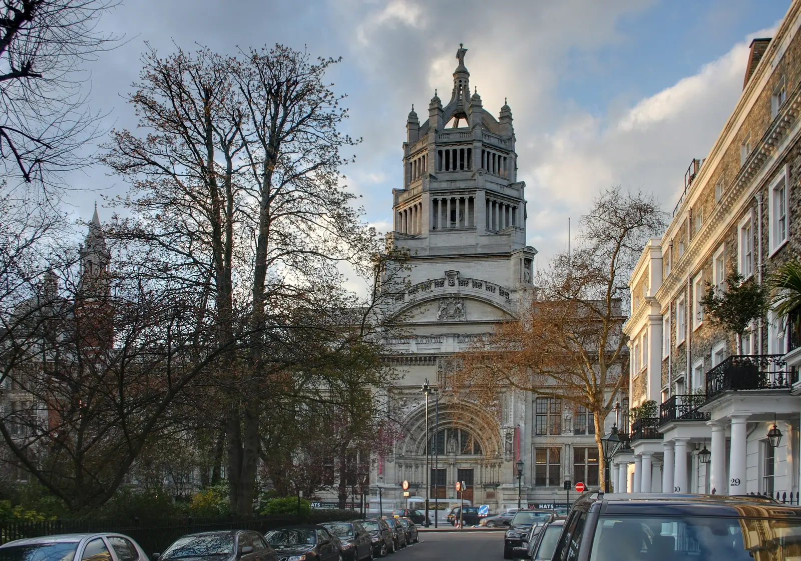 The main façade of the Victoria and Albert Museum on Cromwell Road