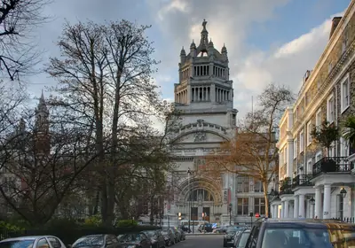 The main façade of the Victoria and Albert Museum on Cromwell Road